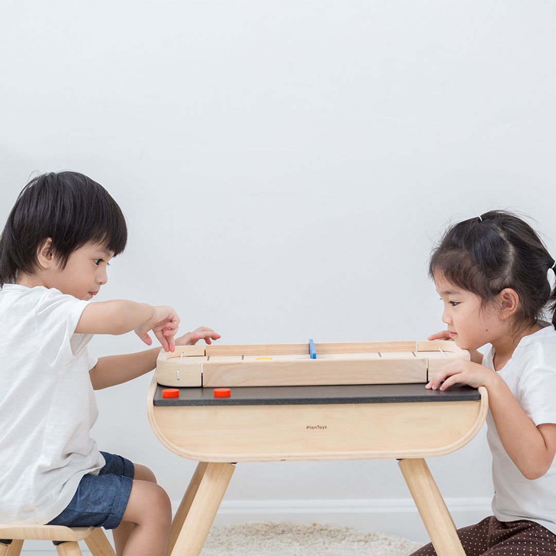 2-In-1 Shuffleboard-Game